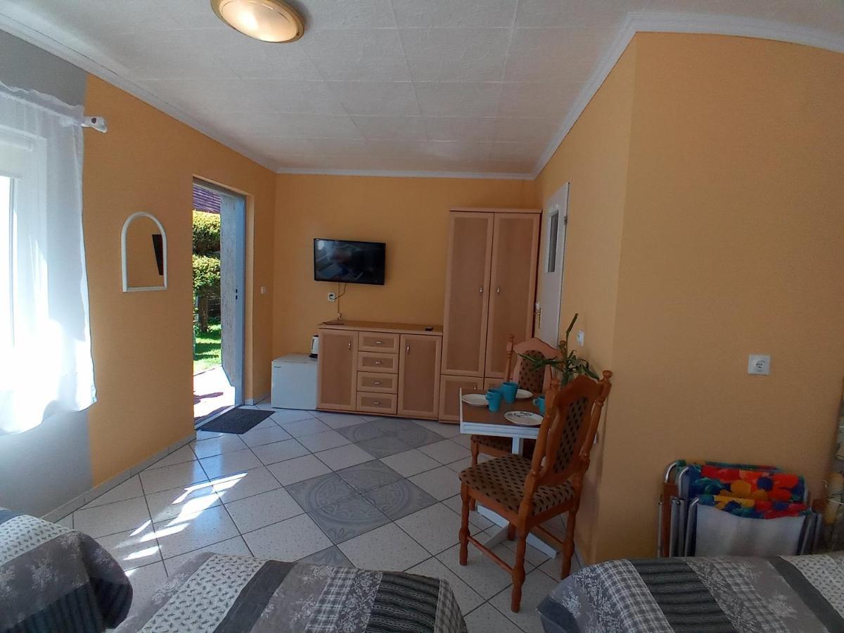 Pokoje Goscinne Akacja Resko Dźwirzyno Extérieur photo