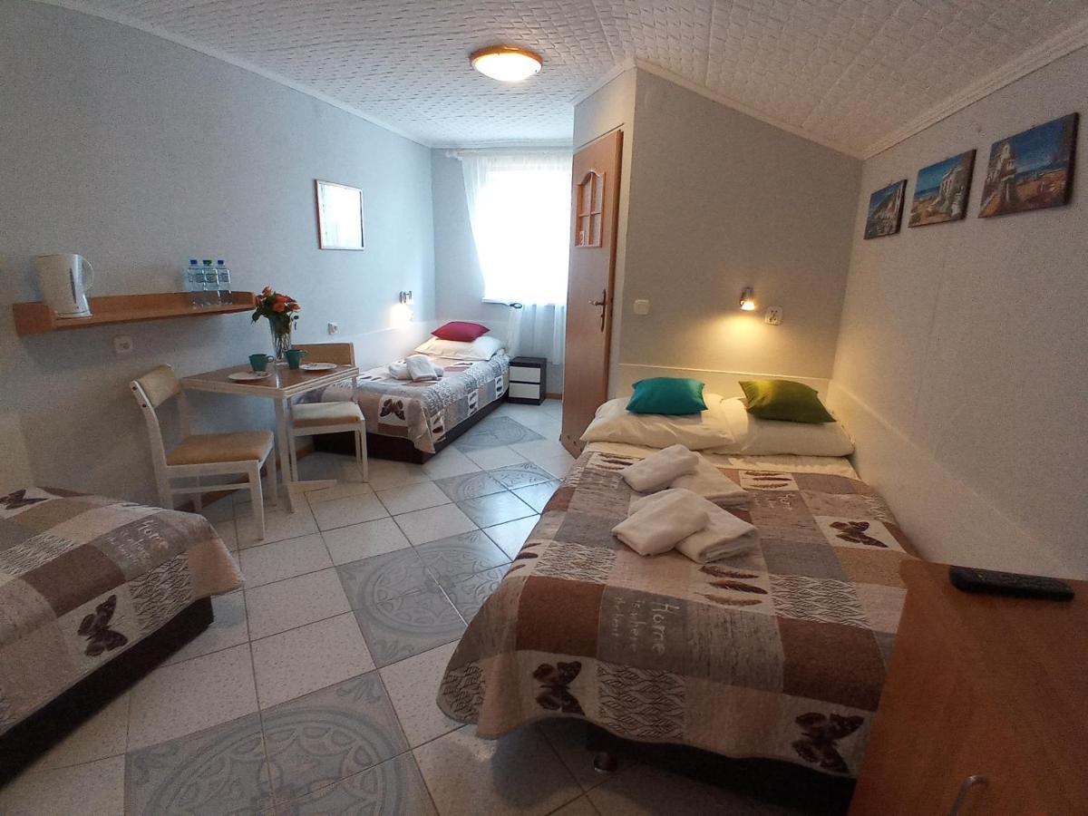 Pokoje Goscinne Akacja Resko Dźwirzyno Extérieur photo