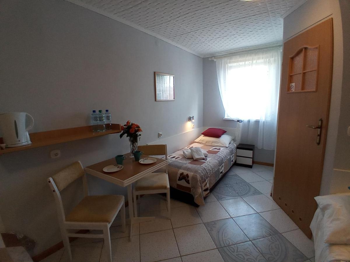 Pokoje Goscinne Akacja Resko Dźwirzyno Extérieur photo