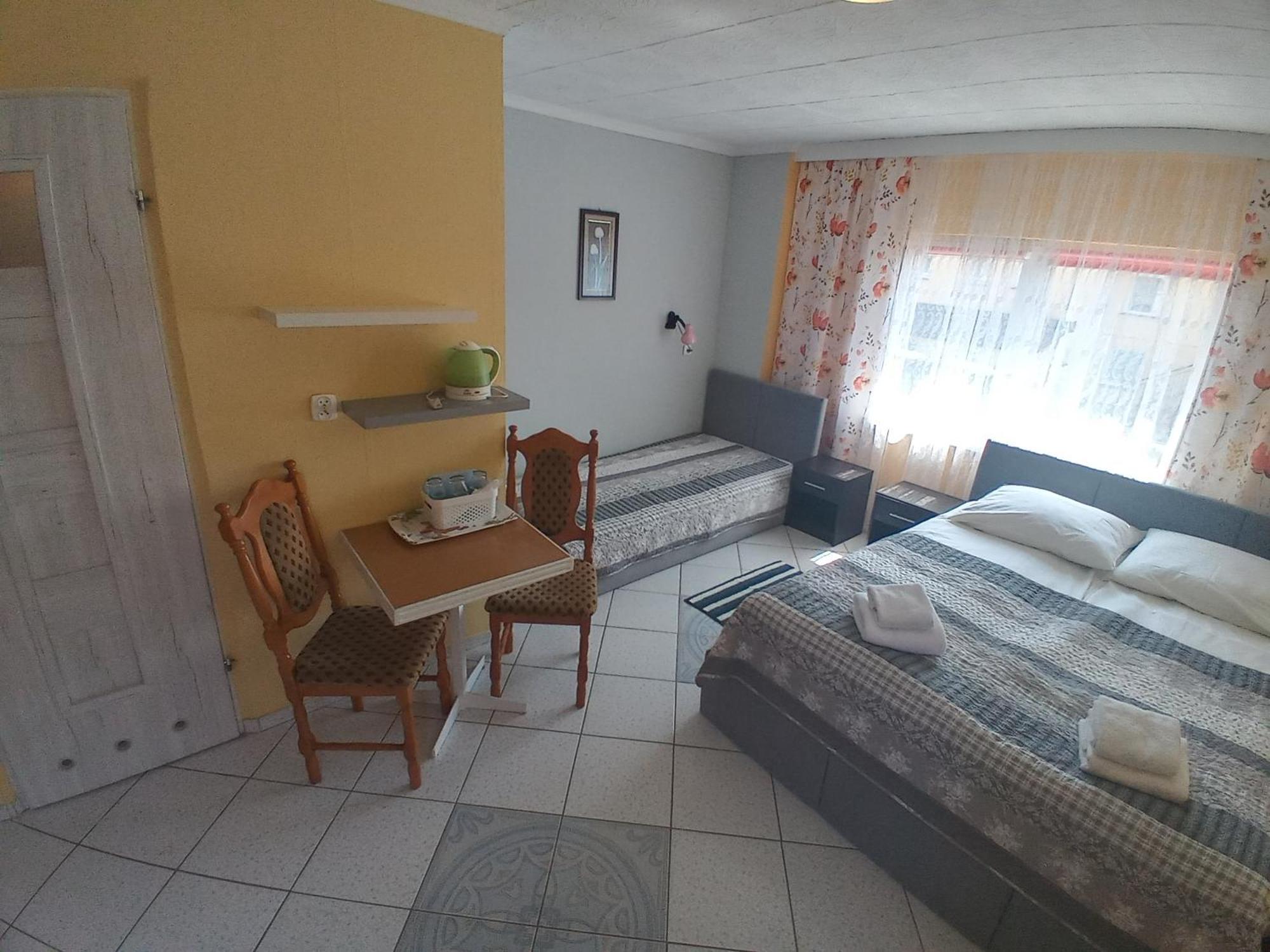 Pokoje Goscinne Akacja Resko Dźwirzyno Extérieur photo